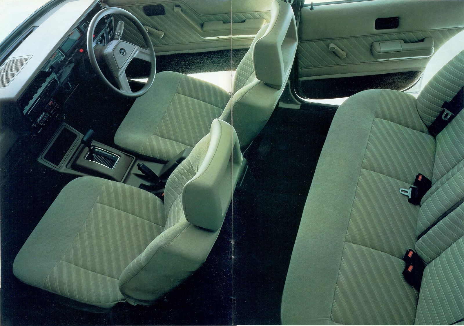 n_1985 Holden Commodore-06.jpg